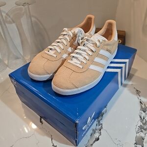 Adidas Gazelle Halo Blush Women's Size 10 ID7006 NWOB